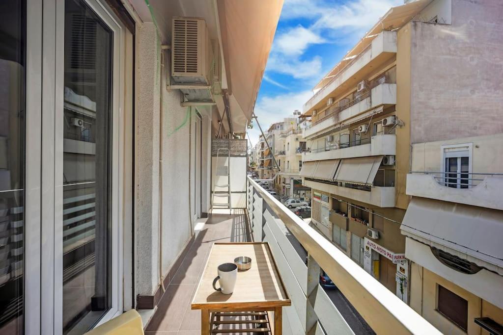 Apartment In The Middle Of Everything Aten Exteriör bild